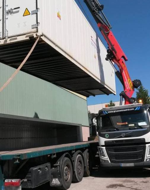 Transportes Set camión grúa levantando contenedor